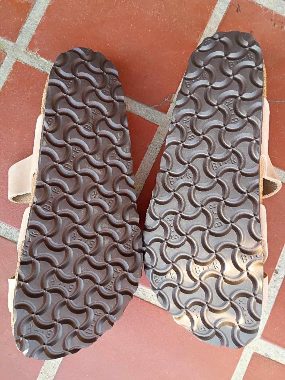 Tan Birkenstock sandals - Picture 3 of 6